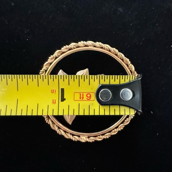 Vintage Rose 1/20 12k GF Rolyn Inc. R Logo Art Rose Brooch Pin - Picture 5 of 5